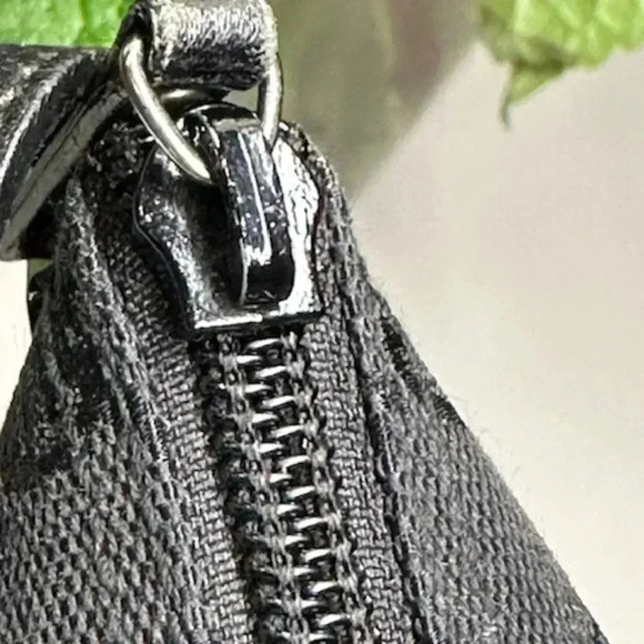 🔥Gucci GG Canvas Boat Mini Tote Pouchette Bag Black EUC Vintage + COA + Dust Bag - Picture 12 of 15